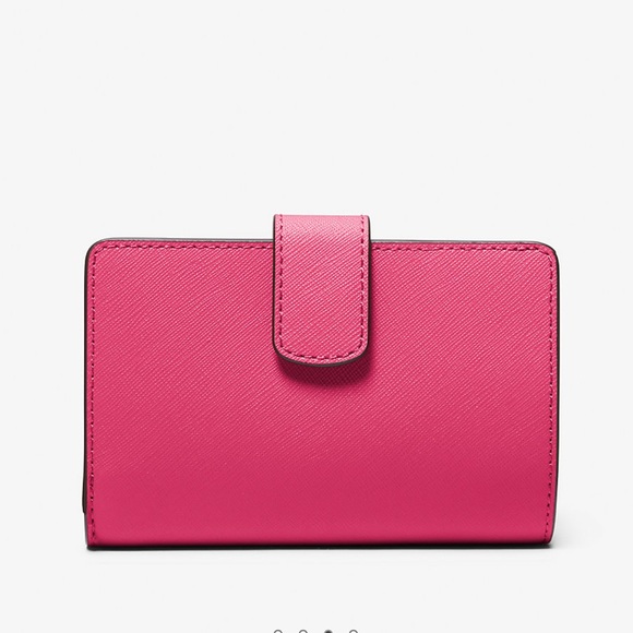 MICHAEL KORS
Medium Crossgrain Leather Wallet
Electric Pink
NWT - Picture 3 of 16